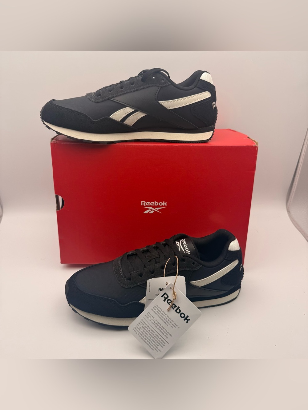 Reebok Glide Low Women’s Size 5.5 Black White Lifestyle Running Sneakers NWT